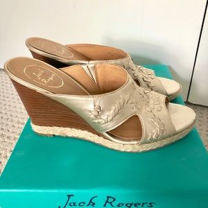 Jack Rogers Gold Sophia Wedge sz 7.5